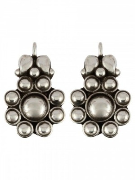 144041868440033660-traditional-south-indian-flower-silver-earring